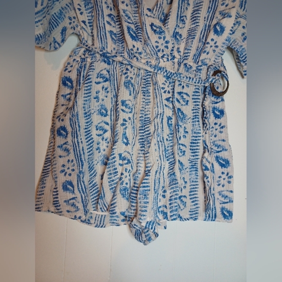 FREE PEOPLE Romper Women V-neck Belted Textured Printed Short Sleeve - Picture 4 of 12